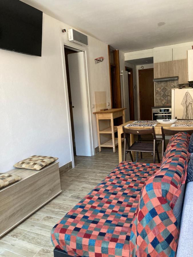 メッツァーナMarisole Apt Lago Rotondoアパートメント エクステリア 写真